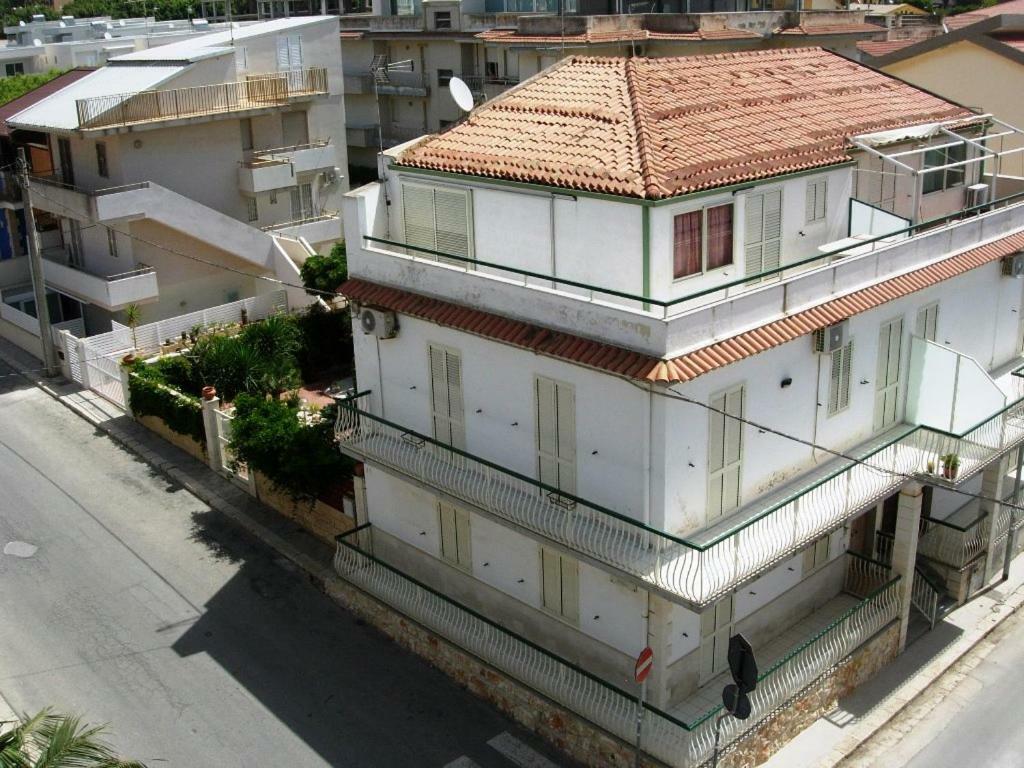 Casa Mazzarelli Apartment Marina di Ragusa Luaran gambar